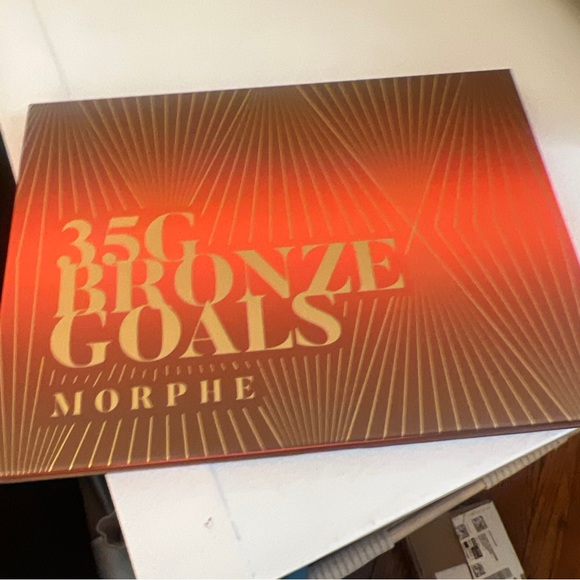 Morphe– 35G Bronze Goals Artistry Palette - Picture 6 of 7